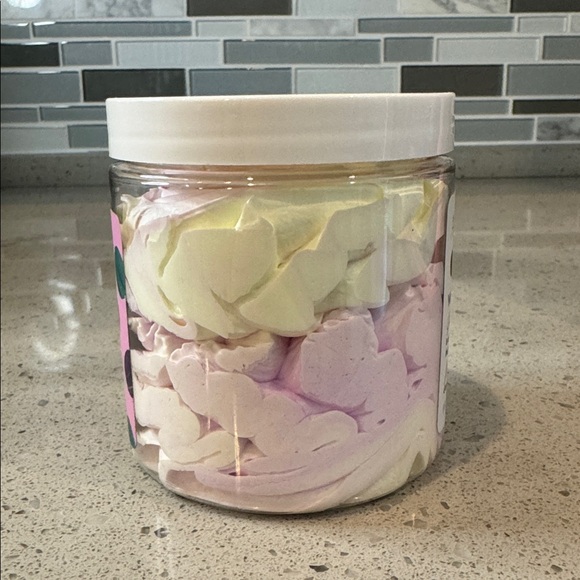 AMINNAH - Macaron Whipped Foaming Soap - Picture 4 of 5